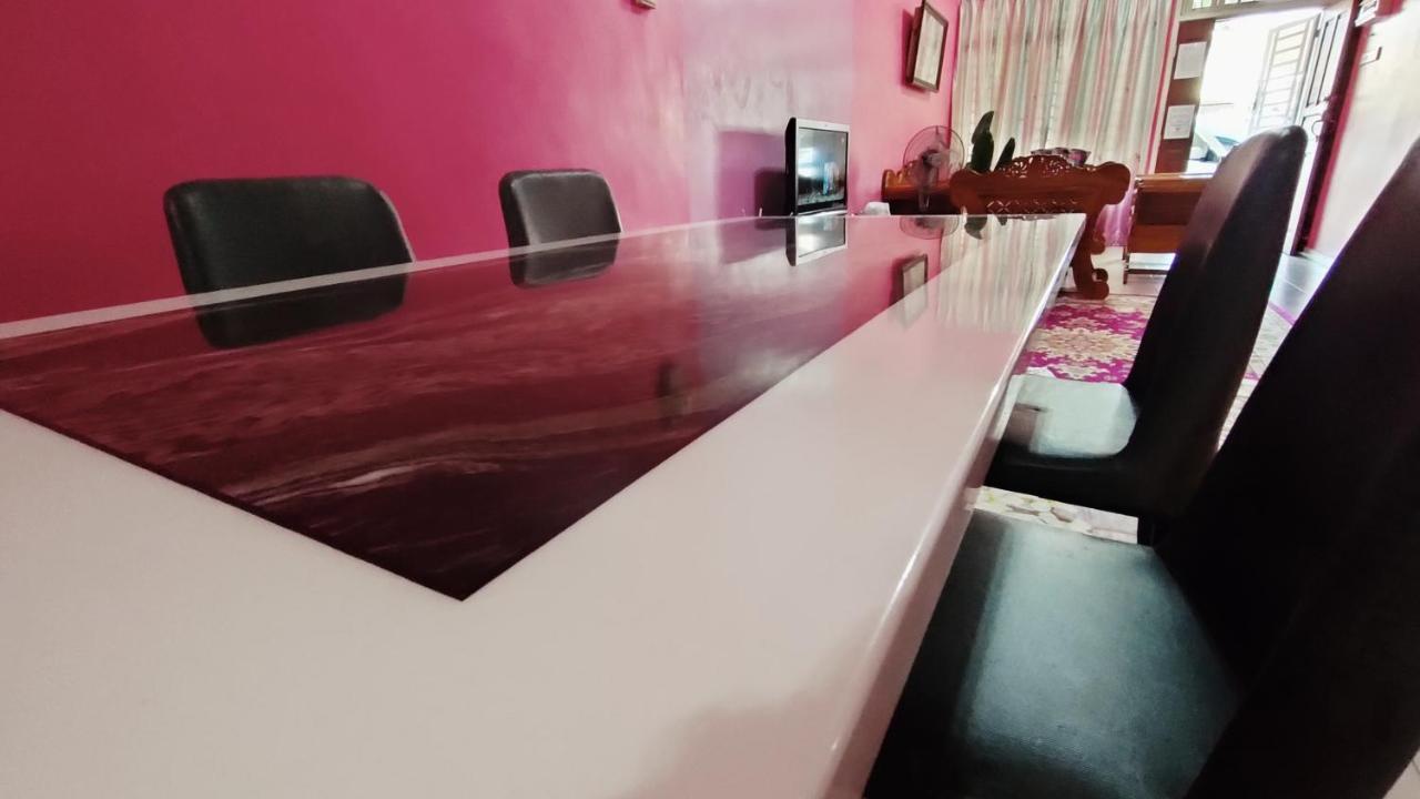 Zulaikha'S Homestay Ulu Tiram Johor Bahru Zewnętrze zdjęcie
